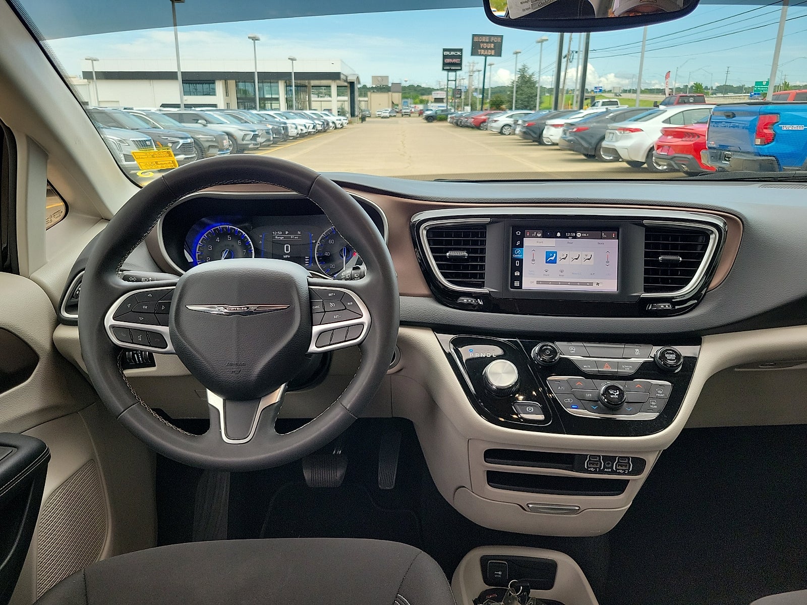 2023 Chrysler Voyager LX