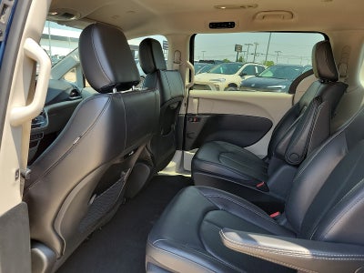 2024 Chrysler Pacifica Hybrid Select