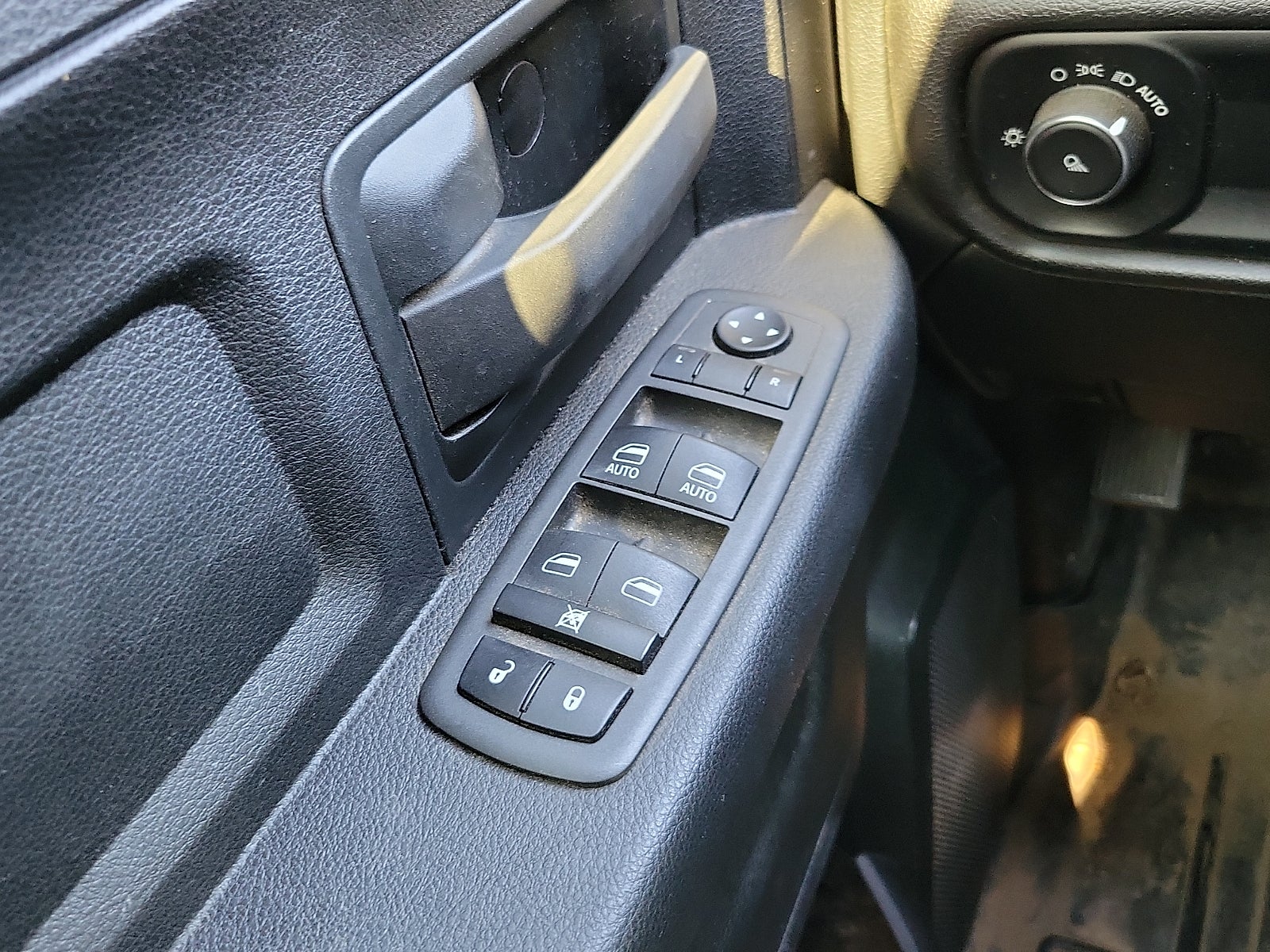 2022 RAM 3500 Tradesman Crew Cab 4x4 8' Box