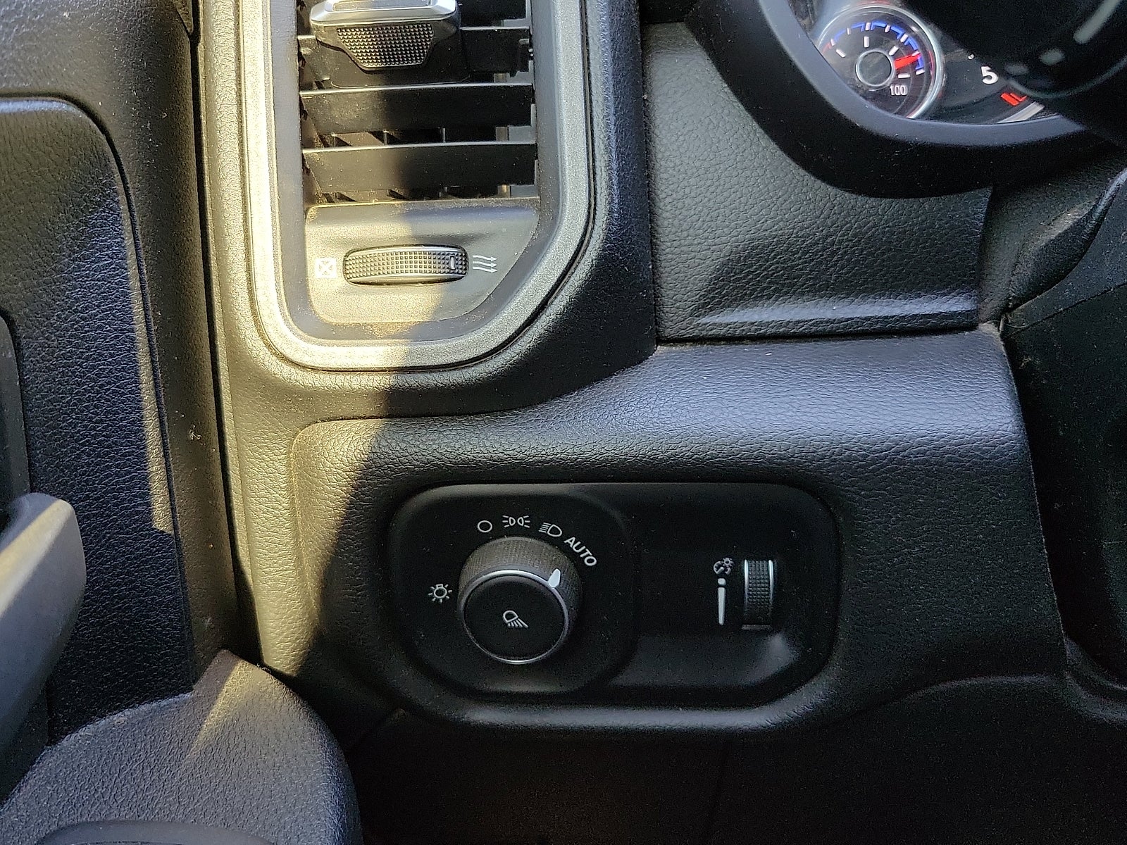 2022 RAM 3500 Tradesman Crew Cab 4x4 8' Box