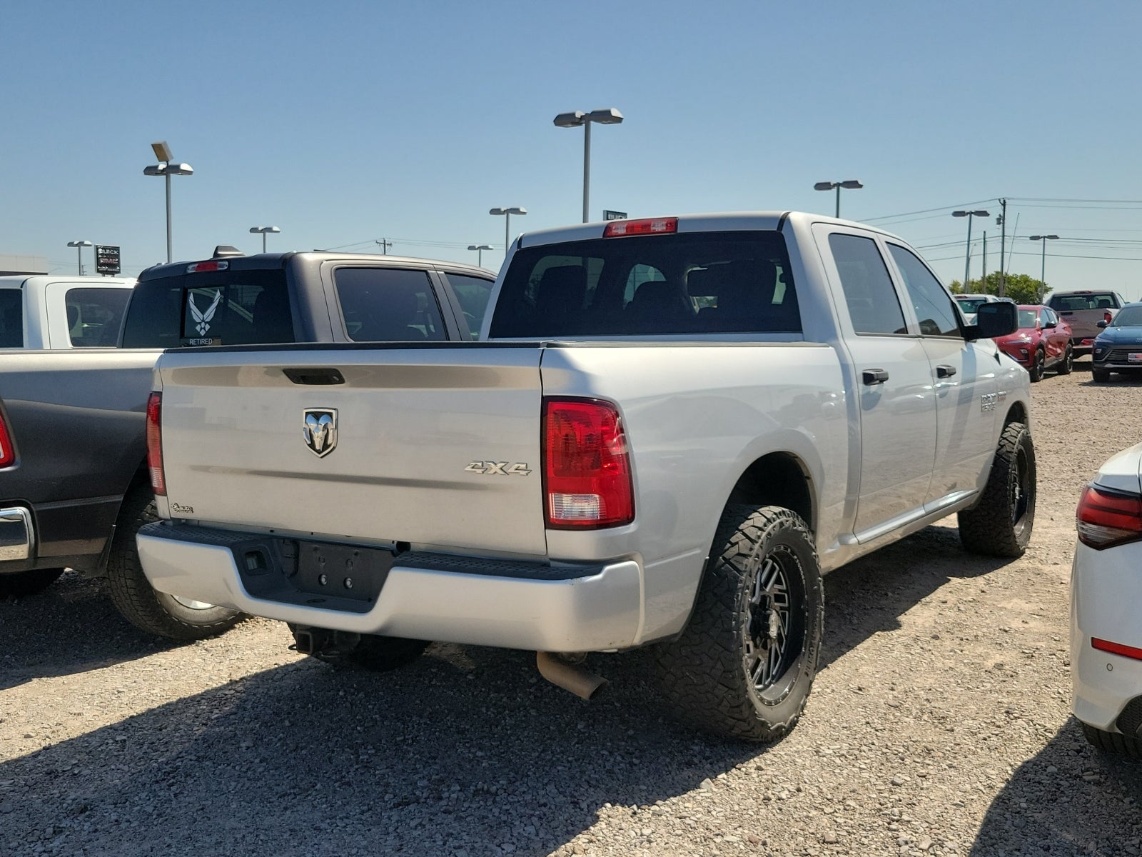 2018 RAM 1500 Express Crew Cab 4x4 5'7" Box