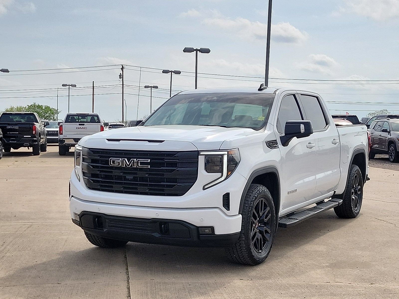 2025 GMC Sierra 1500 Elevation