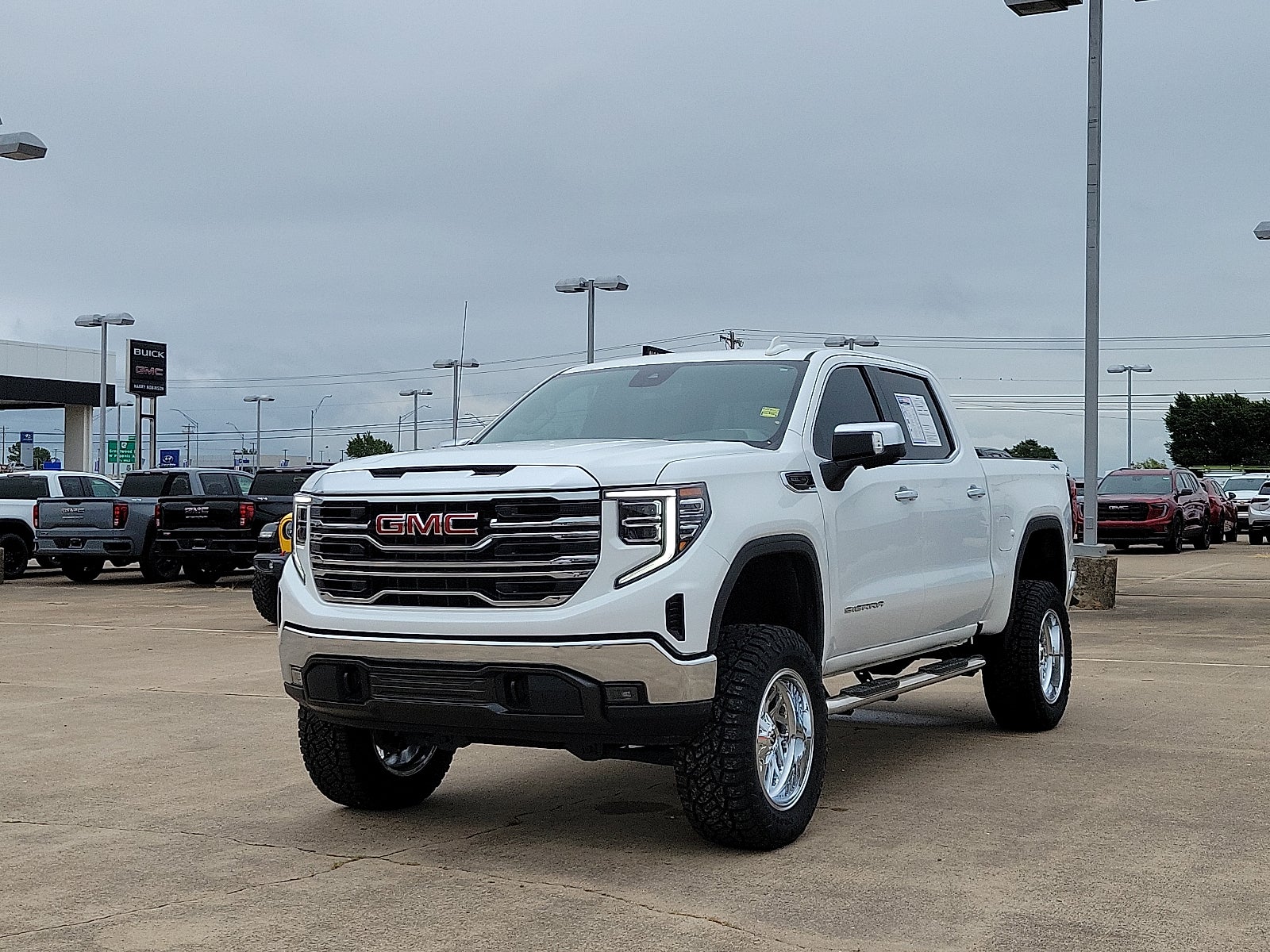 2024 GMC Sierra 1500 SLT