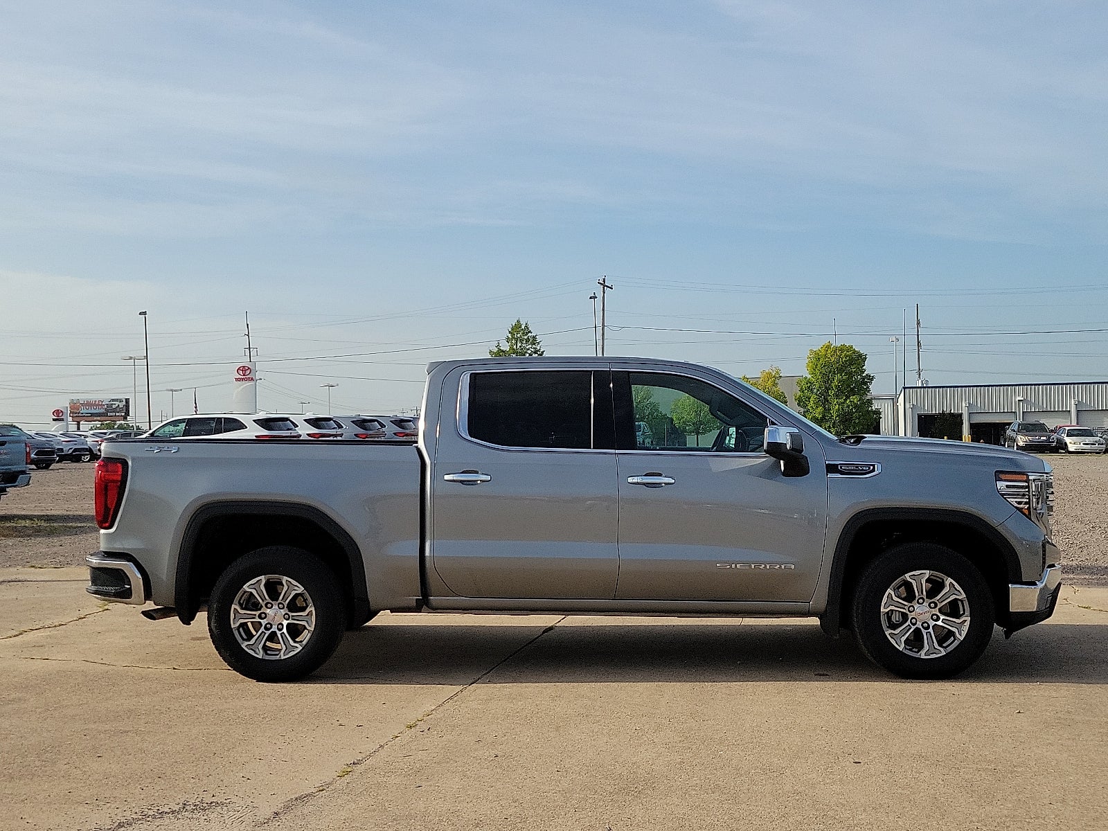 2024 GMC Sierra 1500 SLT