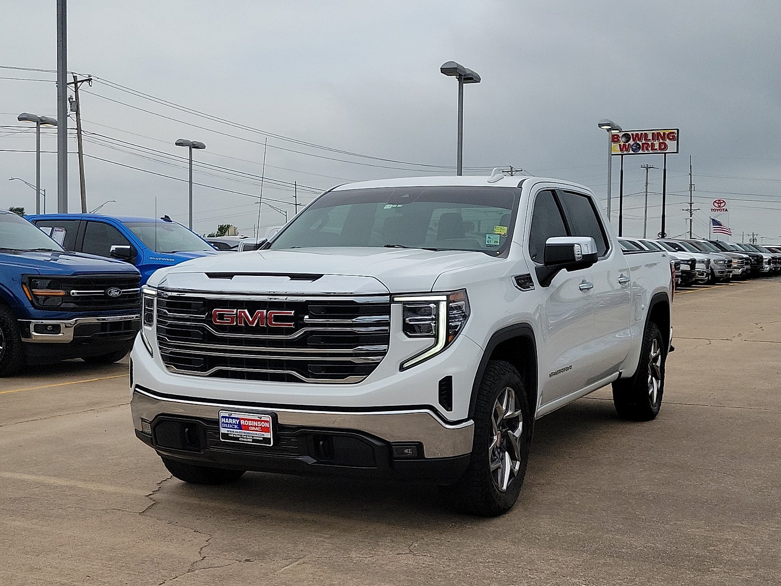 2024 GMC Sierra 1500 SLT