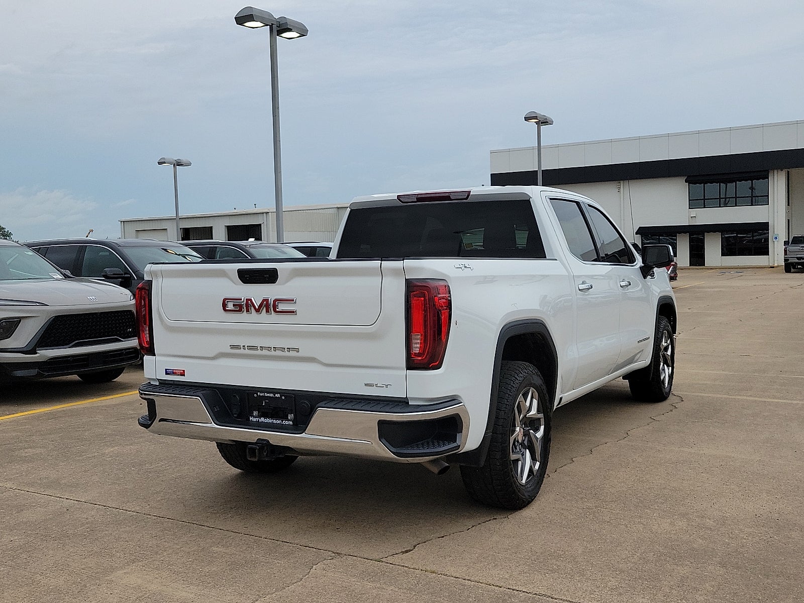 2024 GMC Sierra 1500 SLT