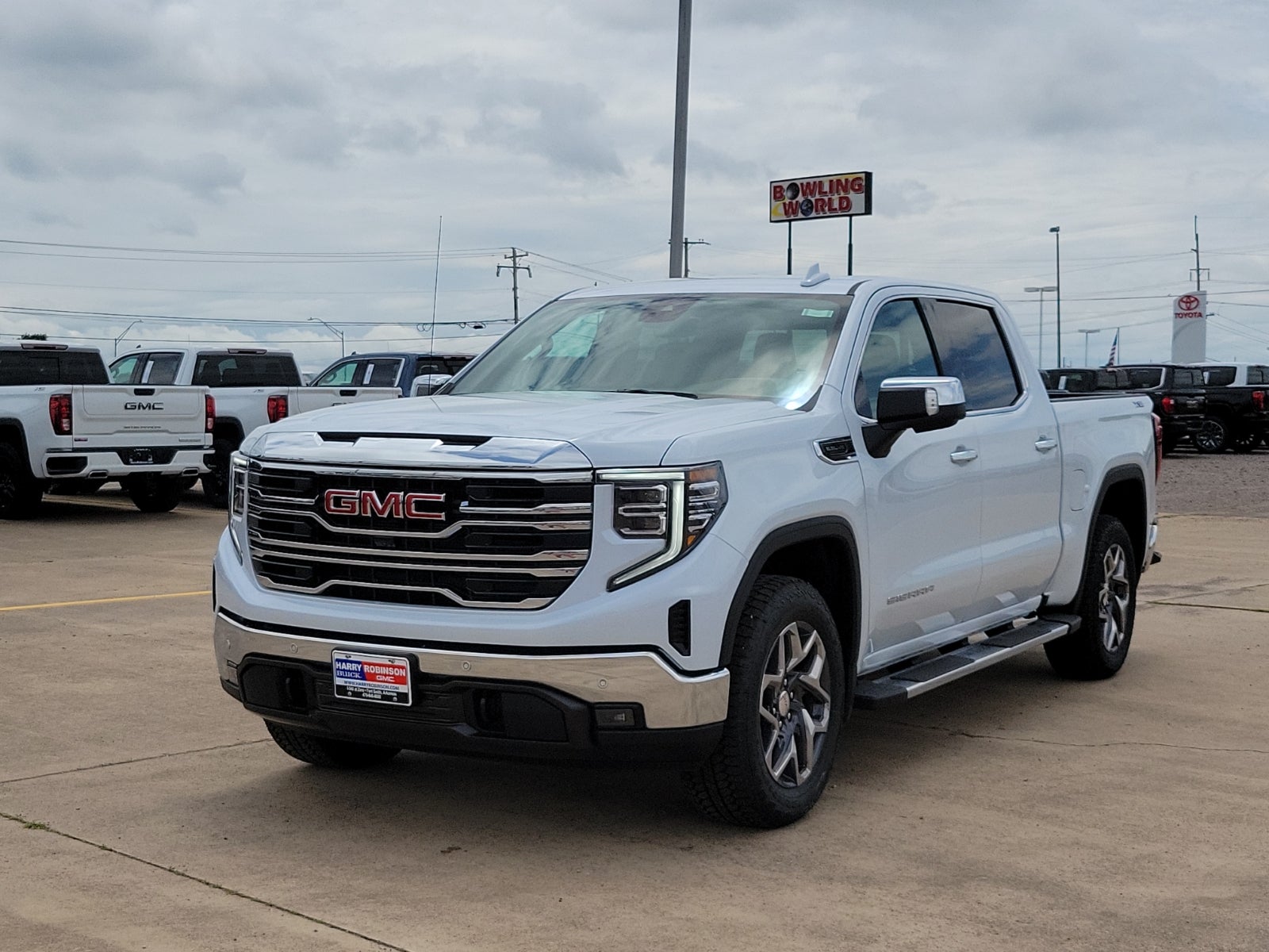 2026 GMC Sierra 1500 SLT