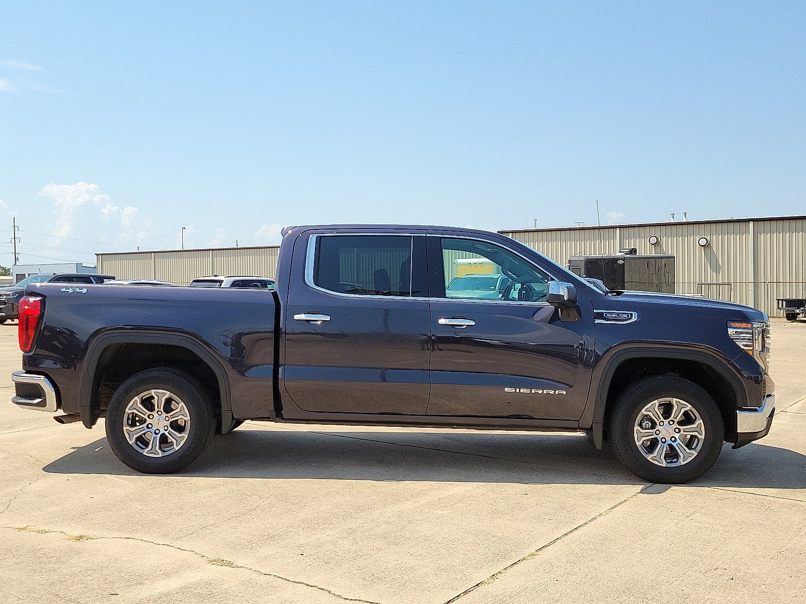 2024 GMC Sierra 1500 SLT