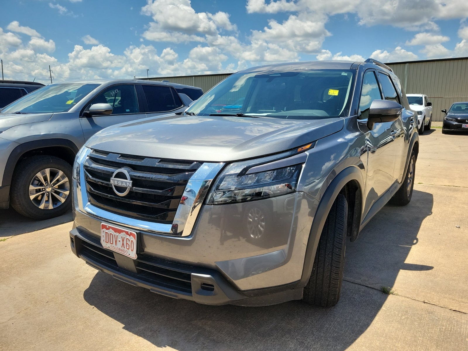 2024 Nissan Pathfinder SV