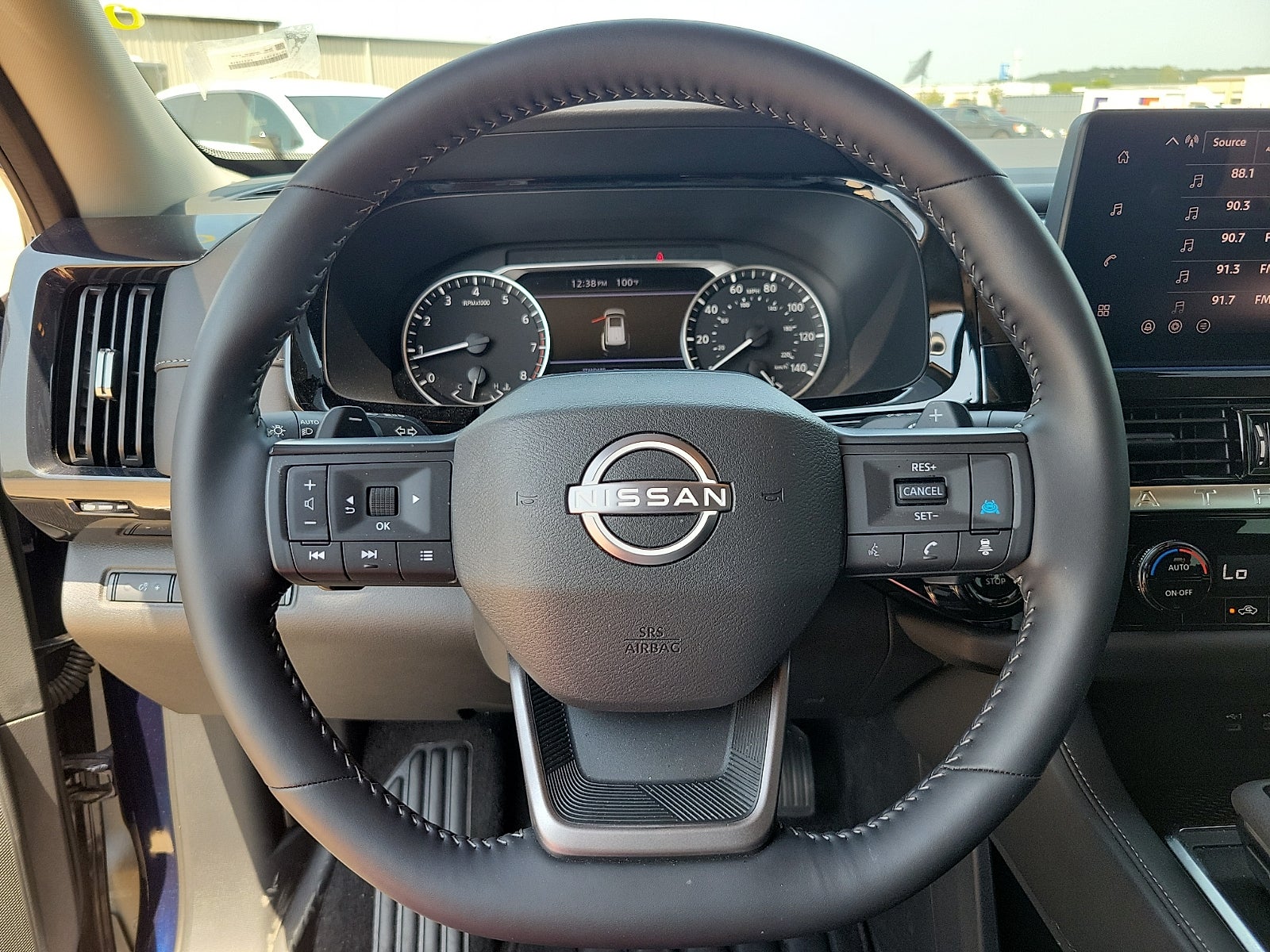2026 Nissan Pathfinder SV