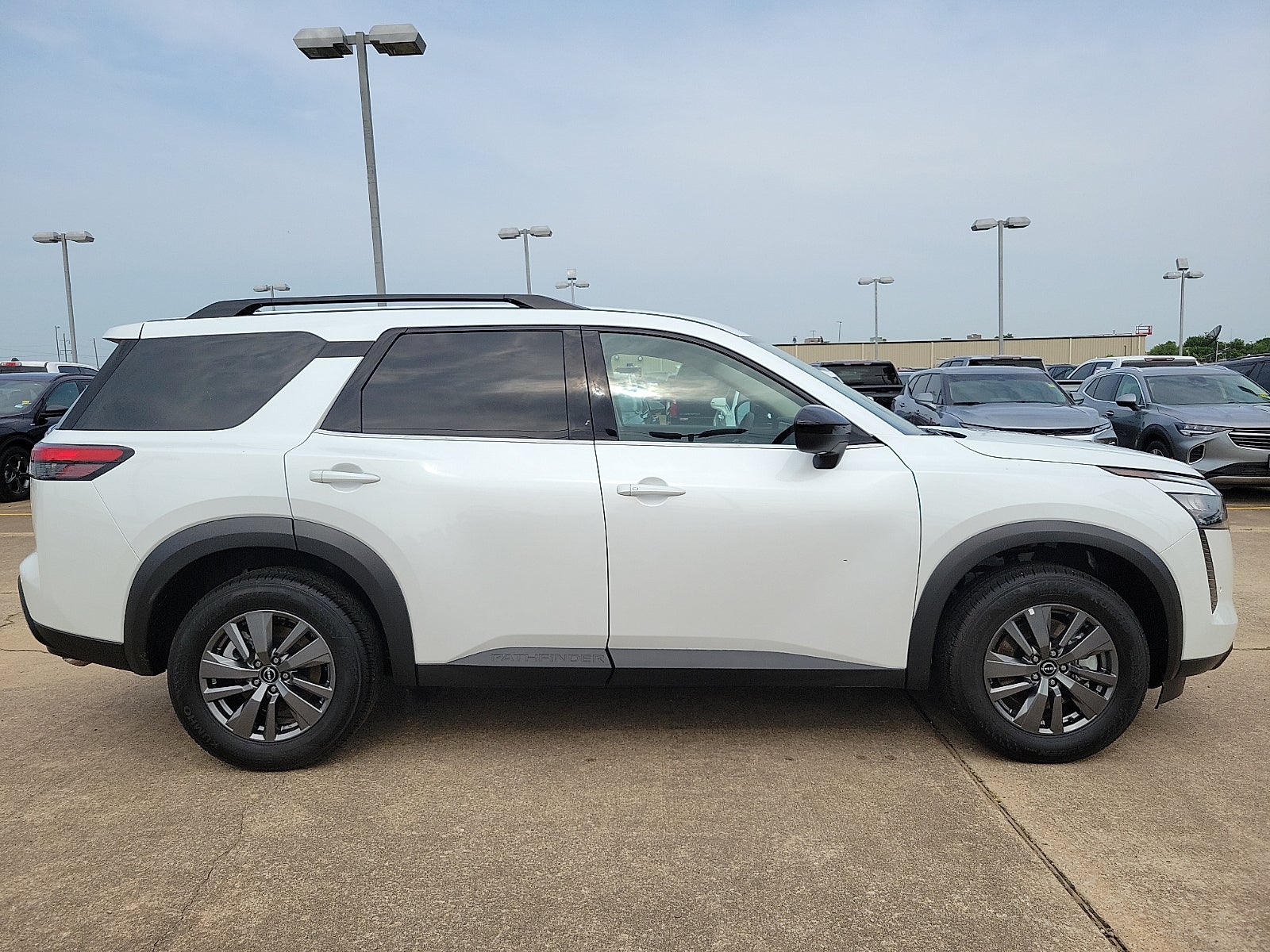 2026 Nissan Pathfinder SV