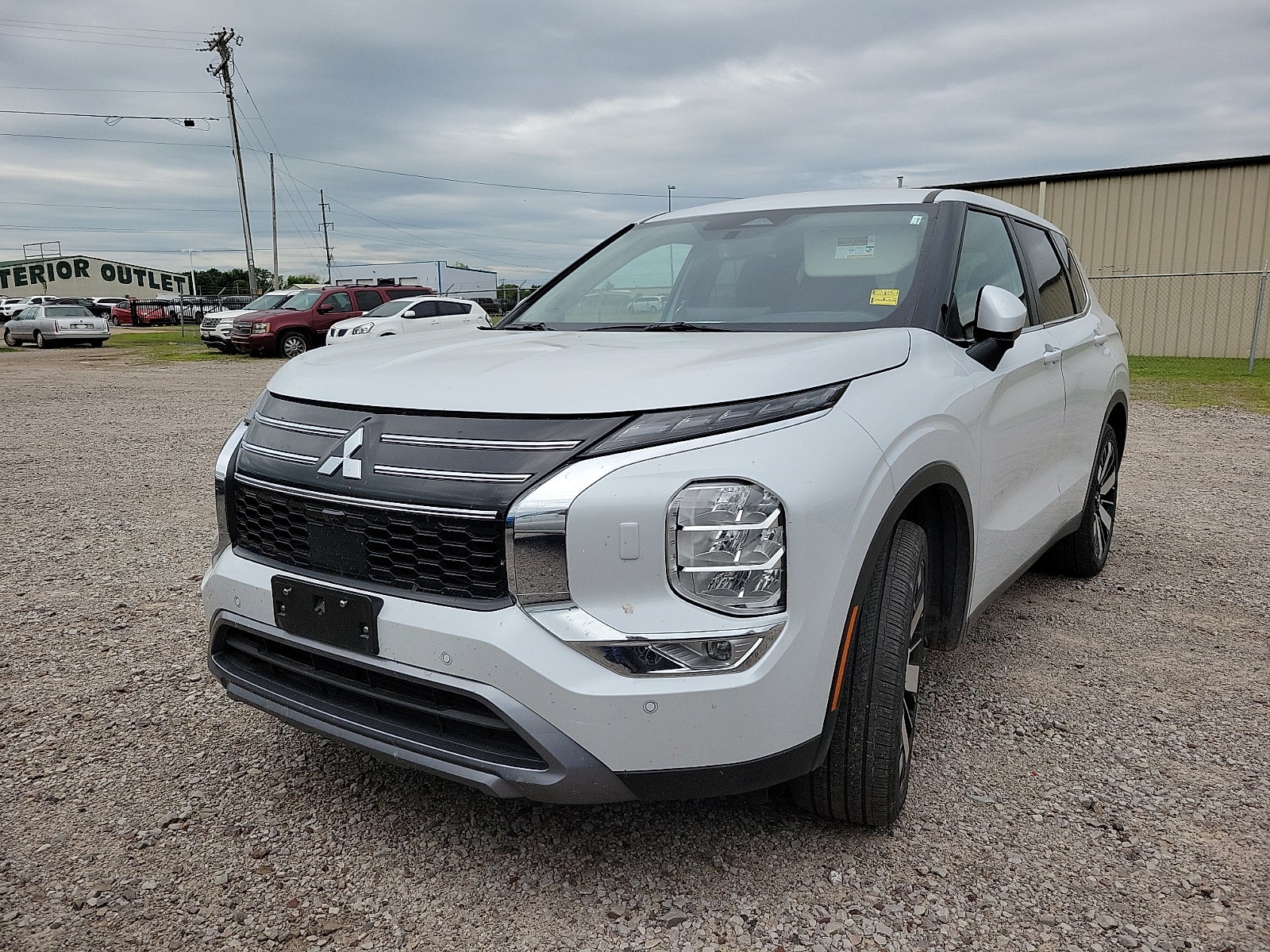 2025 Mitsubishi Outlander SE