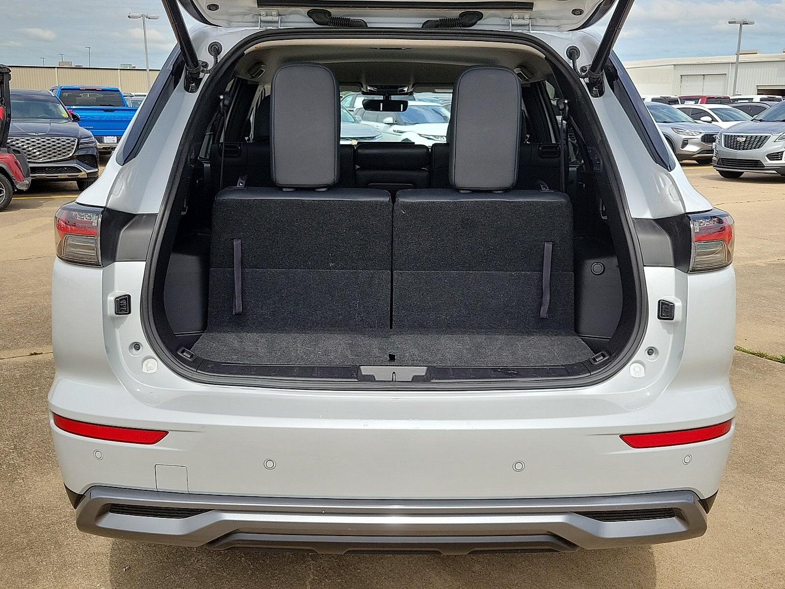 2025 Mitsubishi Outlander SE