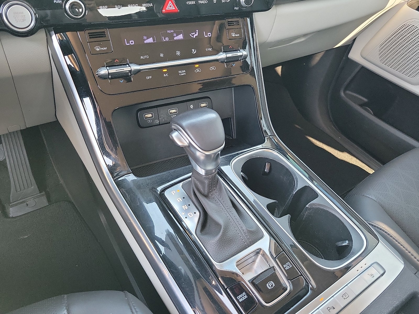 2023 Kia Carnival EX